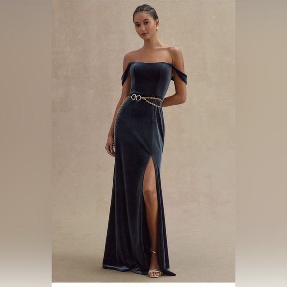 NWT Jenny Yoo Issa Off-The-Shoulder Stretch Velvet Column Gown - Picture 4 of 6